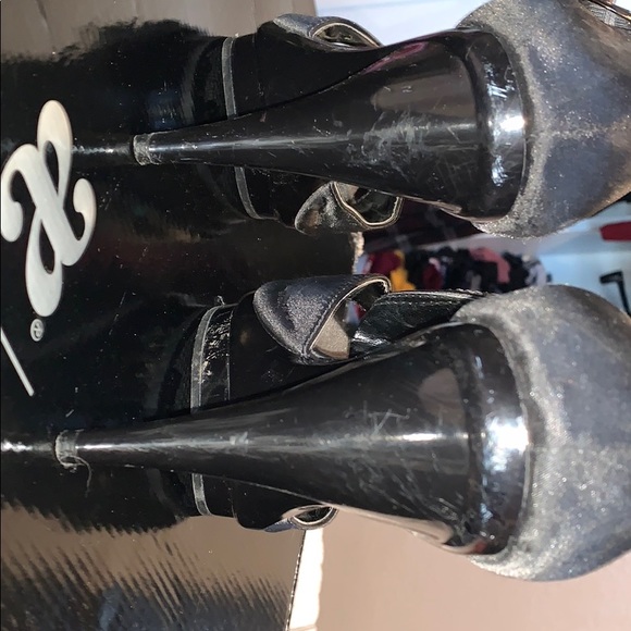 Heels - Picture 2 of 4